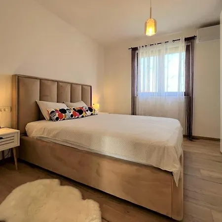 With A Swimming Pool Liznjan, Medulin - 21266 Apartamento