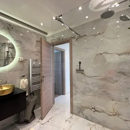 With A Swimming Pool Liznjan, Medulin - 21266 Apartamento *