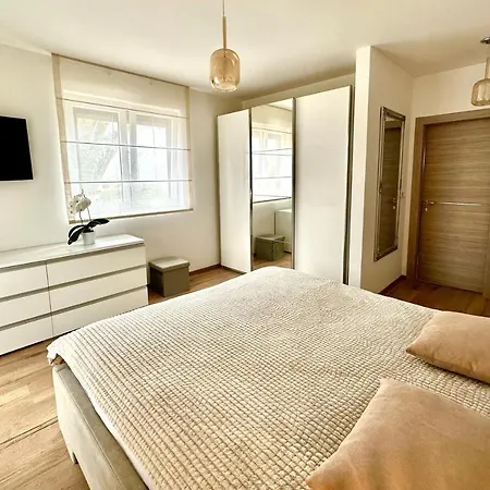 Apartamento With A Swimming Pool Liznjan, Medulin - 21266