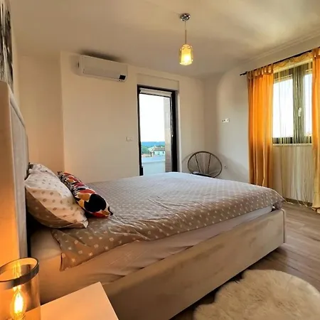 Apartamento With A Swimming Pool Liznjan, Medulin - 21266